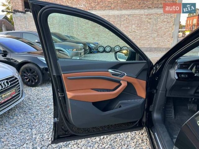 Чорний Ауді E-Tron, об'ємом двигуна 0 л та пробігом 160 тис. км за 26799 $, фото 18 на Automoto.ua