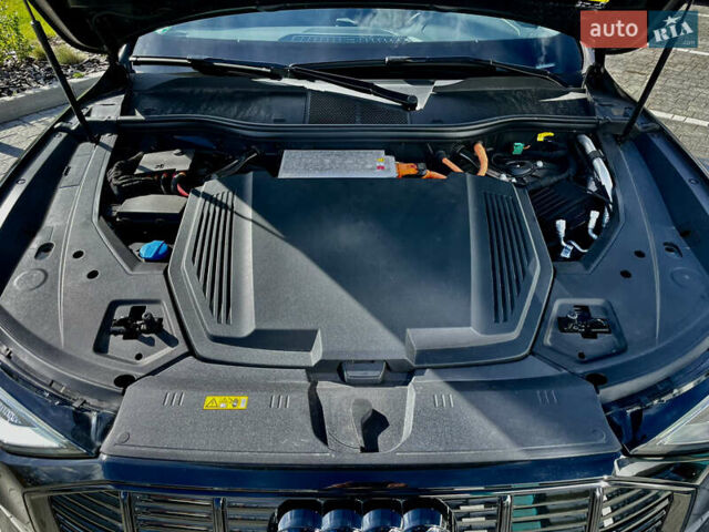 Чорний Ауді E-Tron, об'ємом двигуна 0 л та пробігом 85 тис. км за 32800 $, фото 41 на Automoto.ua