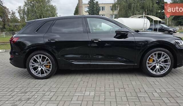 Черный Ауди E-Tron, объемом двигателя 0 л и пробегом 138 тыс. км за 29900 $, фото 16 на Automoto.ua