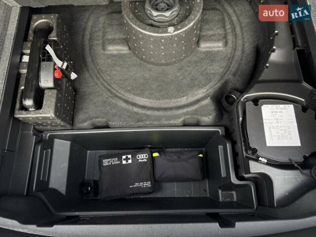 Черный Ауди E-Tron, объемом двигателя 0 л и пробегом 130 тыс. км за 22300 $, фото 64 на Automoto.ua