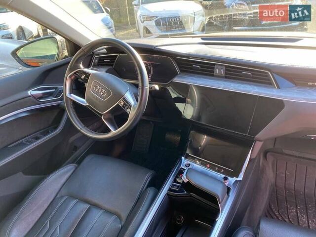 Черный Ауди E-Tron, объемом двигателя 0 л и пробегом 61 тыс. км за 36500 $, фото 8 на Automoto.ua