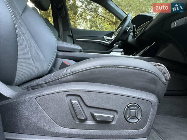 Чорний Ауді E-Tron, об'ємом двигуна 0 л та пробігом 170 тис. км за 28800 $, фото 25 на Automoto.ua