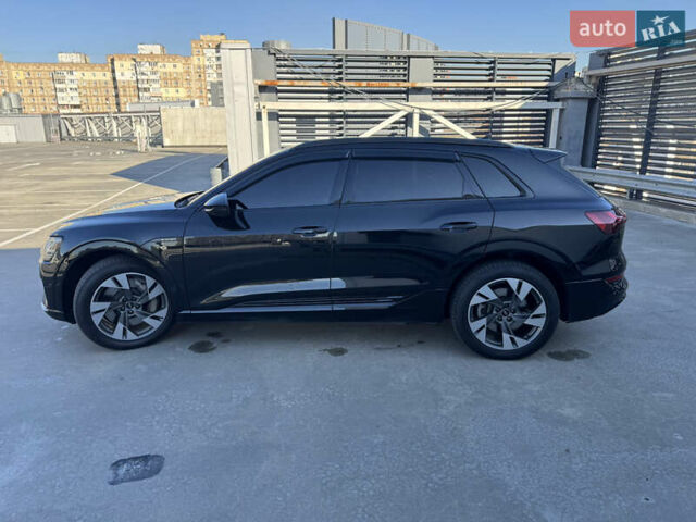 Чорний Ауді E-Tron, об'ємом двигуна 0 л та пробігом 155 тис. км за 29499 $, фото 3 на Automoto.ua