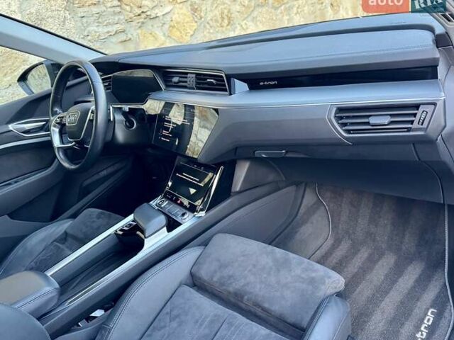 Чорний Ауді E-Tron, об'ємом двигуна 0 л та пробігом 253 тис. км за 24200 $, фото 27 на Automoto.ua