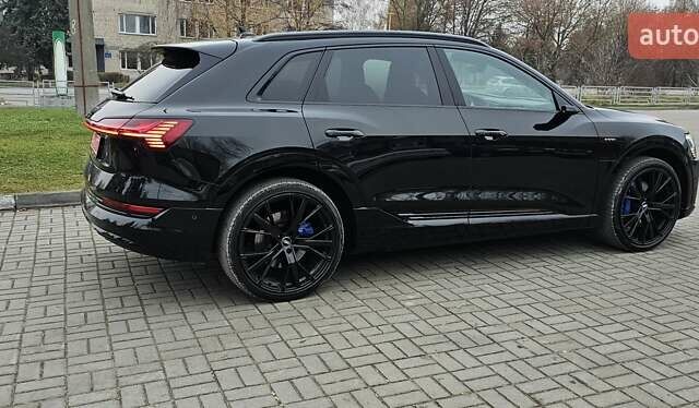 Чорний Ауді E-Tron, об'ємом двигуна 0 л та пробігом 120 тис. км за 33500 $, фото 36 на Automoto.ua