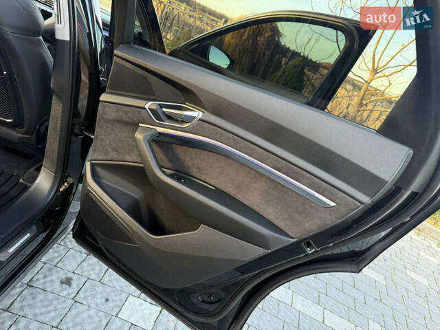 Чорний Ауді E-Tron, об'ємом двигуна 0 л та пробігом 150 тис. км за 26999 $, фото 84 на Automoto.ua
