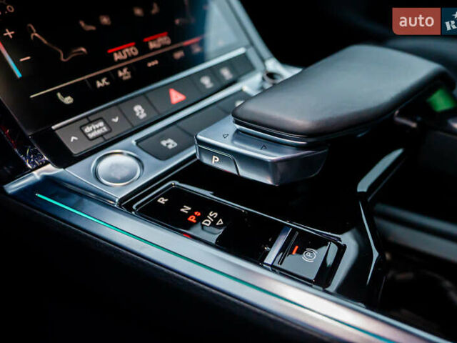 Чорний Ауді E-Tron, об'ємом двигуна 0 л та пробігом 75 тис. км за 29900 $, фото 83 на Automoto.ua
