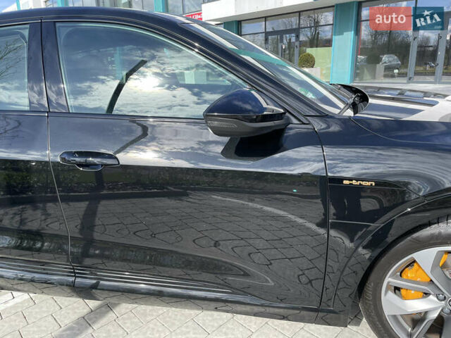 Чорний Ауді E-Tron, об'ємом двигуна 0 л та пробігом 85 тис. км за 32800 $, фото 2 на Automoto.ua
