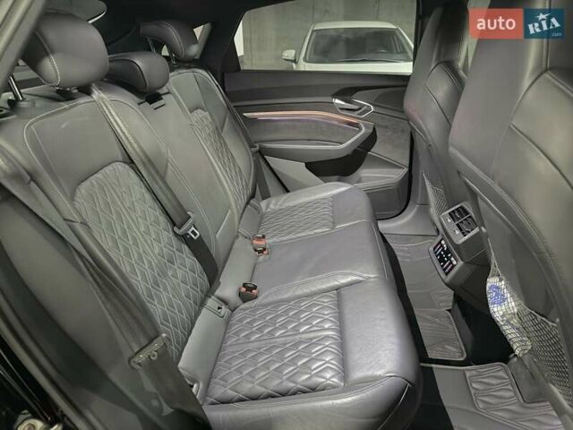 Чорний Ауді E-Tron, об'ємом двигуна 0 л та пробігом 95 тис. км за 30900 $, фото 28 на Automoto.ua