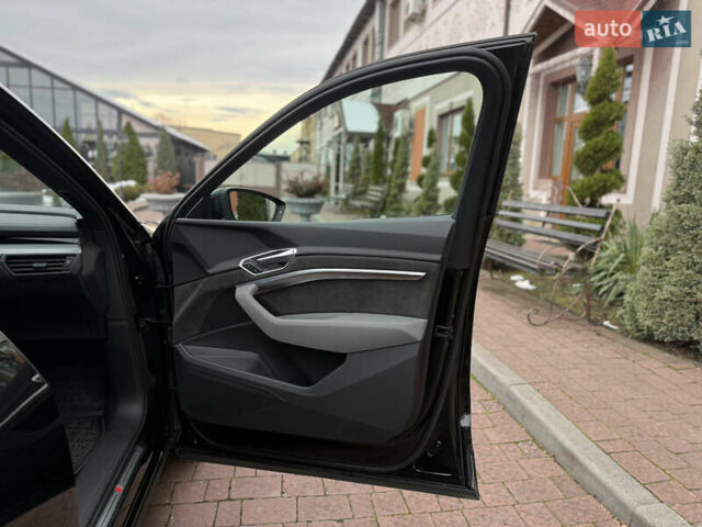Чорний Ауді E-Tron, об'ємом двигуна 0 л та пробігом 51 тис. км за 31499 $, фото 53 на Automoto.ua