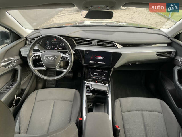 Чорний Ауді E-Tron, об'ємом двигуна 0 л та пробігом 78 тис. км за 26500 $, фото 26 на Automoto.ua