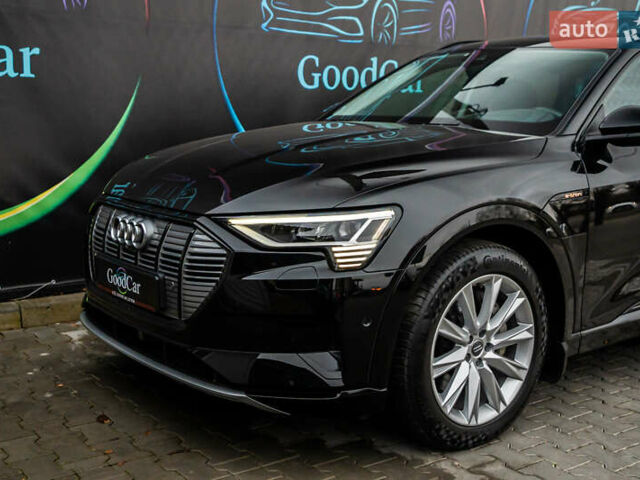 Чорний Ауді E-Tron, об'ємом двигуна 0 л та пробігом 75 тис. км за 29900 $, фото 12 на Automoto.ua
