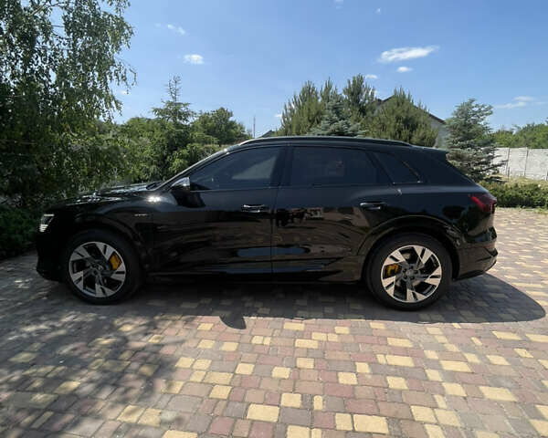 Черный Ауди E-Tron, объемом двигателя 0 л и пробегом 128 тыс. км за 31500 $, фото 4 на Automoto.ua