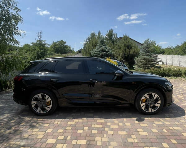 Черный Ауди E-Tron, объемом двигателя 0 л и пробегом 128 тыс. км за 31500 $, фото 3 на Automoto.ua