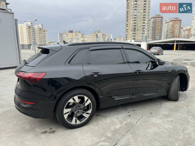 Чорний Ауді E-Tron, об'ємом двигуна 0 л та пробігом 155 тис. км за 30999 $, фото 17 на Automoto.ua