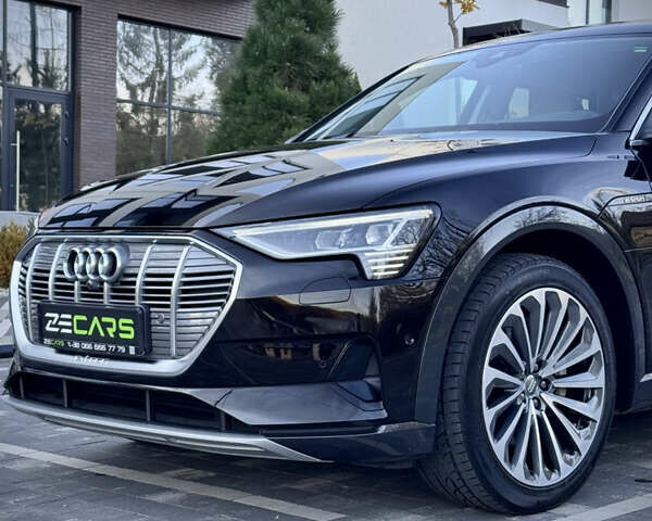 Чорний Ауді E-Tron, об'ємом двигуна 0 л та пробігом 72 тис. км за 29900 $, фото 5 на Automoto.ua