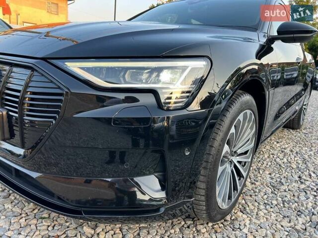 Чорний Ауді E-Tron, об'ємом двигуна 0 л та пробігом 160 тис. км за 26799 $, фото 9 на Automoto.ua