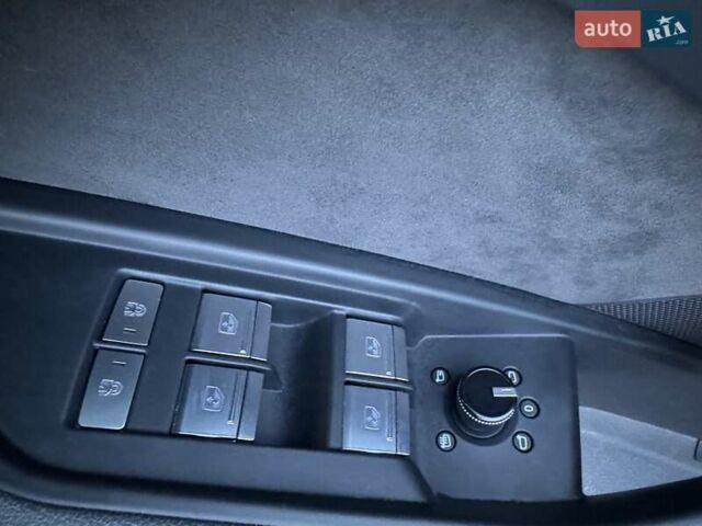 Чорний Ауді E-Tron, об'ємом двигуна 0 л та пробігом 253 тис. км за 24200 $, фото 59 на Automoto.ua