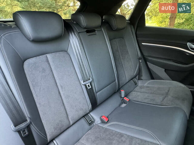 Чорний Ауді E-Tron, об'ємом двигуна 0 л та пробігом 170 тис. км за 28800 $, фото 23 на Automoto.ua