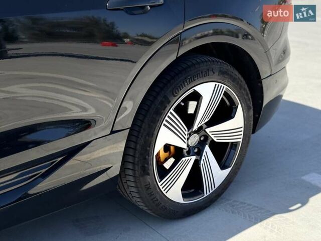 Ауді E-Tron 2020 у Києві на Automoto.ua Чорний Ауді E-Tron, об'ємом двигуна 0 л та пробігом 44 тис. км за 35999 $, фото 22 на Automoto.ua