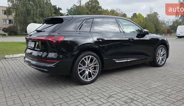 Черный Ауди E-Tron, объемом двигателя 0 л и пробегом 138 тыс. км за 29900 $, фото 19 на Automoto.ua