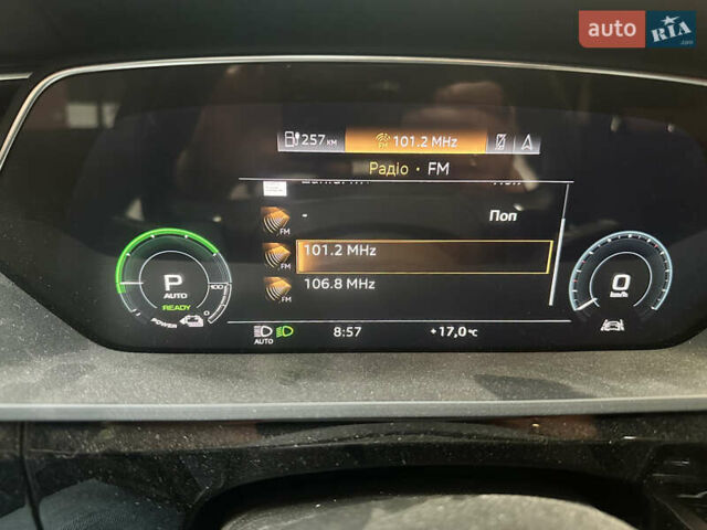 Чорний Ауді E-Tron, об'ємом двигуна 0 л та пробігом 130 тис. км за 23990 $, фото 23 на Automoto.ua