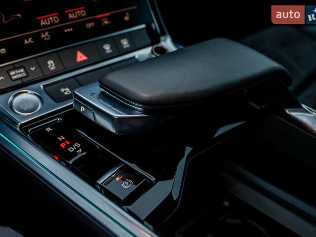 Чорний Ауді E-Tron, об'ємом двигуна 0 л та пробігом 75 тис. км за 29900 $, фото 86 на Automoto.ua