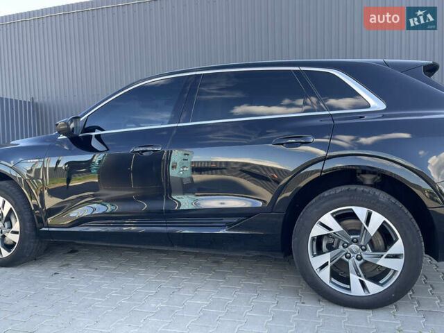 Черный Ауди E-Tron, объемом двигателя 0 л и пробегом 67 тыс. км за 29999 $, фото 18 на Automoto.ua
