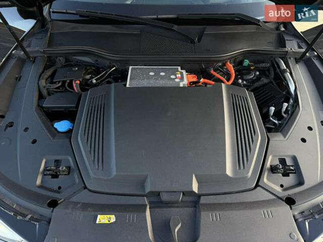 Чорний Ауді E-Tron, об'ємом двигуна 0 л та пробігом 150 тис. км за 25900 $, фото 106 на Automoto.ua