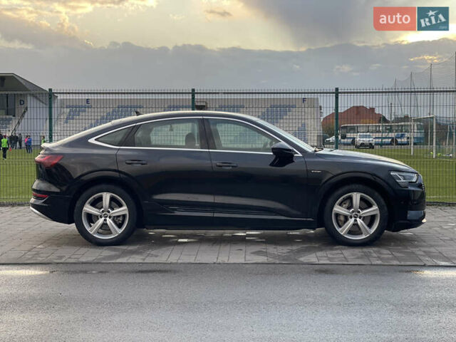 Чорний Ауді E-Tron, об'ємом двигуна 0 л та пробігом 78 тис. км за 26500 $, фото 6 на Automoto.ua