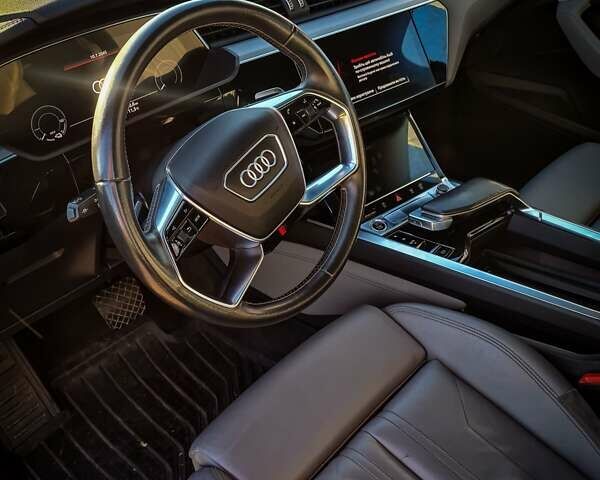 Чорний Ауді E-Tron, об'ємом двигуна 0 л та пробігом 33 тис. км за 28500 $, фото 11 на Automoto.ua