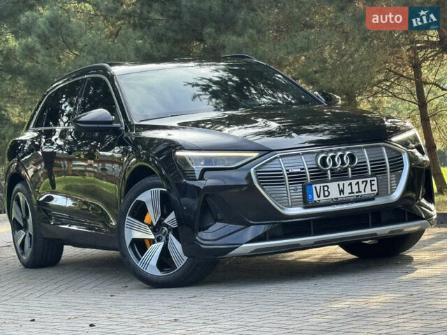 Чорний Ауді E-Tron, об'ємом двигуна 0 л та пробігом 170 тис. км за 28800 $, фото 2 на Automoto.ua