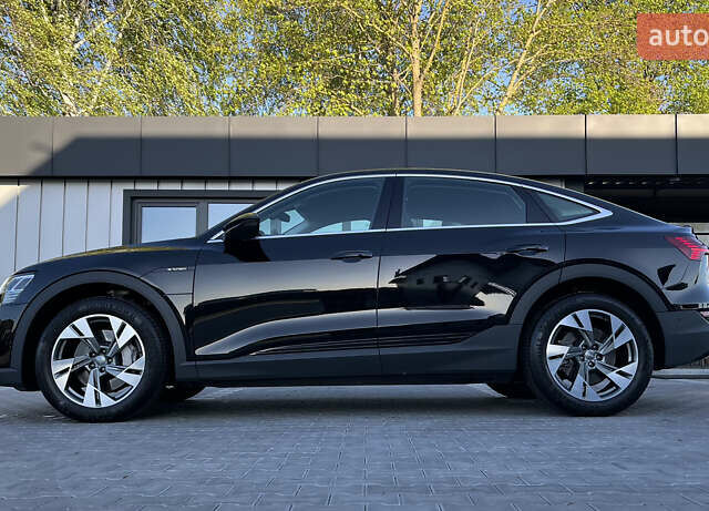 Чорний Ауді E-Tron, об'ємом двигуна 0 л та пробігом 81 тис. км за 26500 $, фото 5 на Automoto.ua