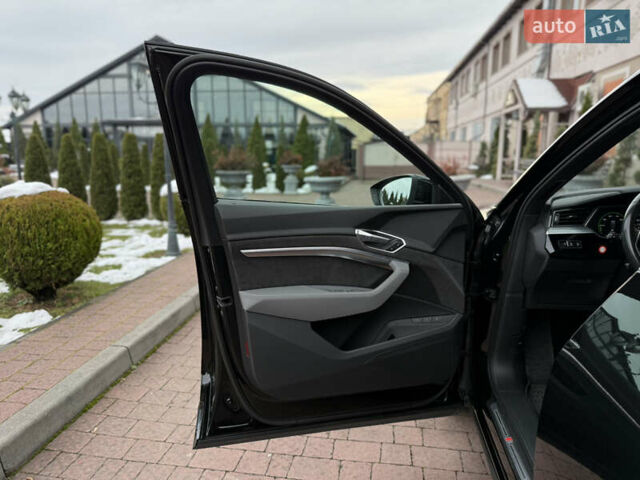 Чорний Ауді E-Tron, об'ємом двигуна 0 л та пробігом 51 тис. км за 31499 $, фото 34 на Automoto.ua