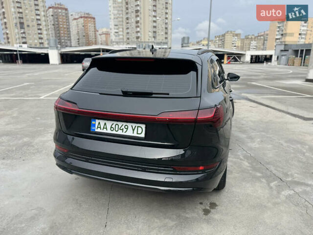 Чорний Ауді E-Tron, об'ємом двигуна 0 л та пробігом 155 тис. км за 30999 $, фото 13 на Automoto.ua