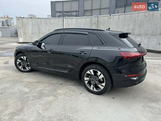 Чорний Ауді E-Tron, об'ємом двигуна 0 л та пробігом 155 тис. км за 30999 $, фото 7 на Automoto.ua