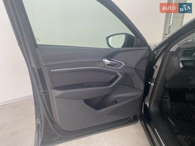 Черный Ауди E-Tron, объемом двигателя 0 л и пробегом 40 тыс. км за 29800 $, фото 19 на Automoto.ua