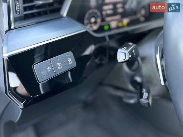 Чорний Ауді E-Tron, об'ємом двигуна 0 л та пробігом 81 тис. км за 26500 $, фото 34 на Automoto.ua