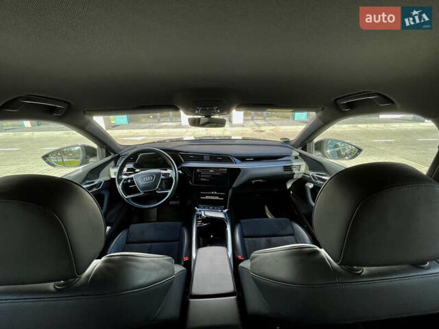 Чорний Ауді E-Tron, об'ємом двигуна 0 л та пробігом 85 тис. км за 32800 $, фото 47 на Automoto.ua