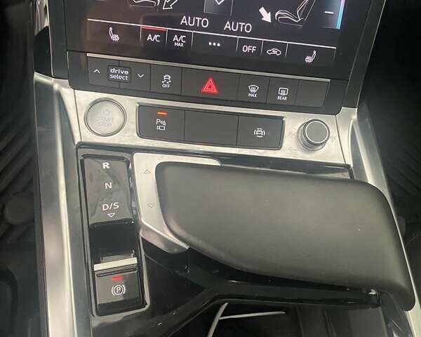 Черный Ауди E-Tron, объемом двигателя 0 л и пробегом 40 тыс. км за 29800 $, фото 21 на Automoto.ua