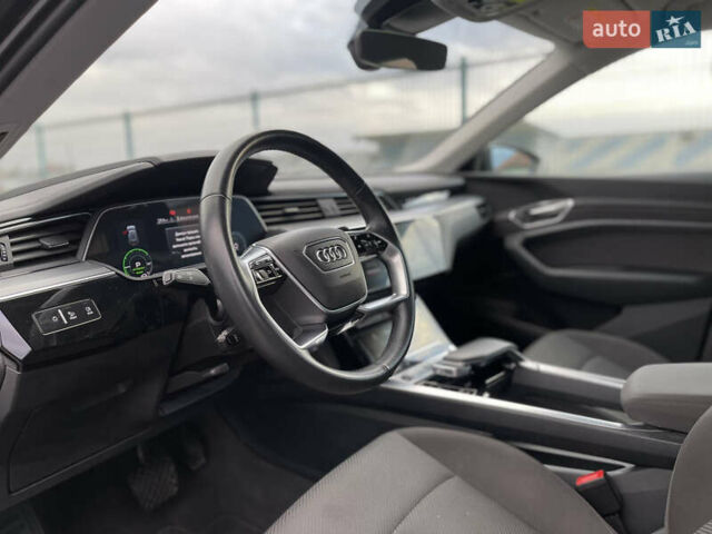 Чорний Ауді E-Tron, об'ємом двигуна 0 л та пробігом 78 тис. км за 26500 $, фото 27 на Automoto.ua