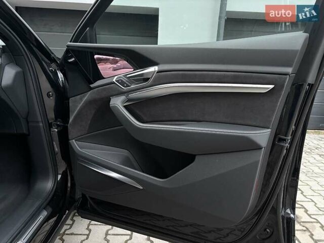 Черный Ауди E-Tron, объемом двигателя 0 л и пробегом 105 тыс. км за 35990 $, фото 21 на Automoto.ua