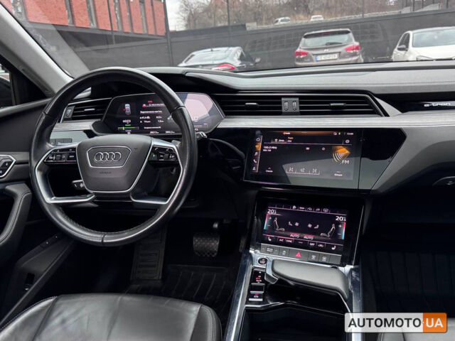 Чорний Ауді E-Tron, об'ємом двигуна 95 л та пробігом 68 тис. км за 29500 $, фото 10 на Automoto.ua