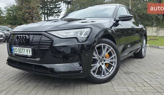 Чорний Ауді E-Tron, об'ємом двигуна 0 л та пробігом 138 тис. км за 29900 $, фото 36 на Automoto.ua