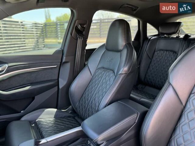 Ауді E-Tron 2020 у Києві на Automoto.ua Чорний Ауді E-Tron, об'ємом двигуна 0 л та пробігом 44 тис. км за 35999 $, фото 51 на Automoto.ua