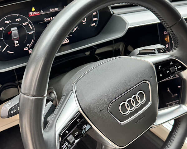 Чорний Ауді E-Tron, об'ємом двигуна 0 л та пробігом 29 тис. км за 38000 $, фото 18 на Automoto.ua