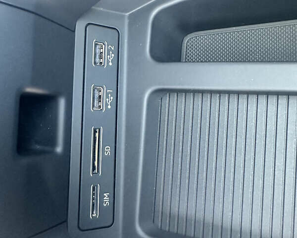 Чорний Ауді E-Tron, об'ємом двигуна 0 л та пробігом 130 тис. км за 23990 $, фото 7 на Automoto.ua