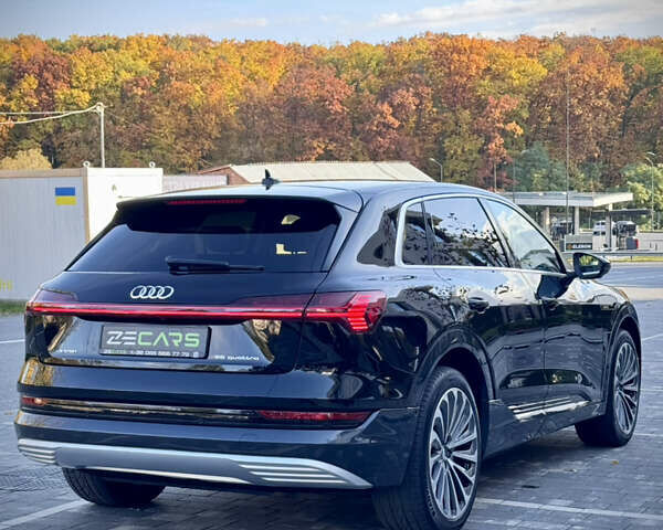 Чорний Ауді E-Tron, об'ємом двигуна 0 л та пробігом 72 тис. км за 29900 $, фото 7 на Automoto.ua