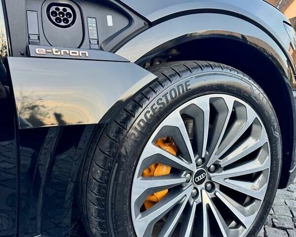 Чорний Ауді E-Tron, об'ємом двигуна 0 л та пробігом 253 тис. км за 24200 $, фото 26 на Automoto.ua