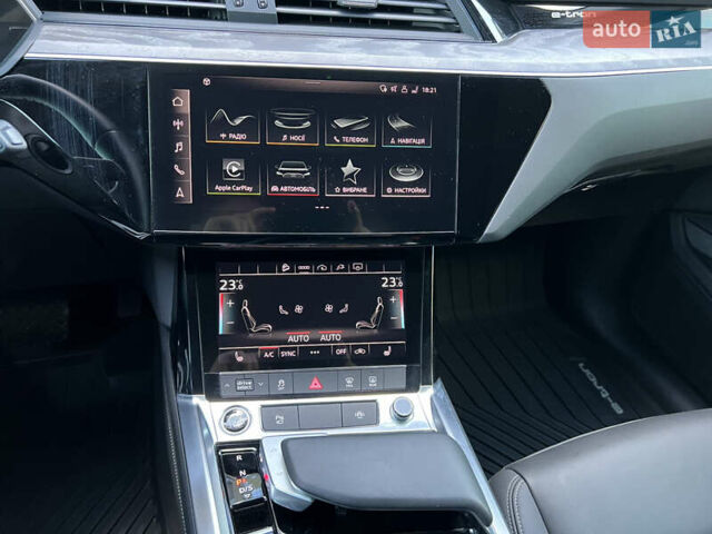 Черный Ауди E-Tron, объемом двигателя 0 л и пробегом 58 тыс. км за 34500 $, фото 32 на Automoto.ua